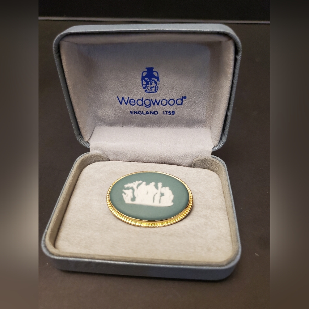 Wedgwood Cupid And Greek Gods Brooch
